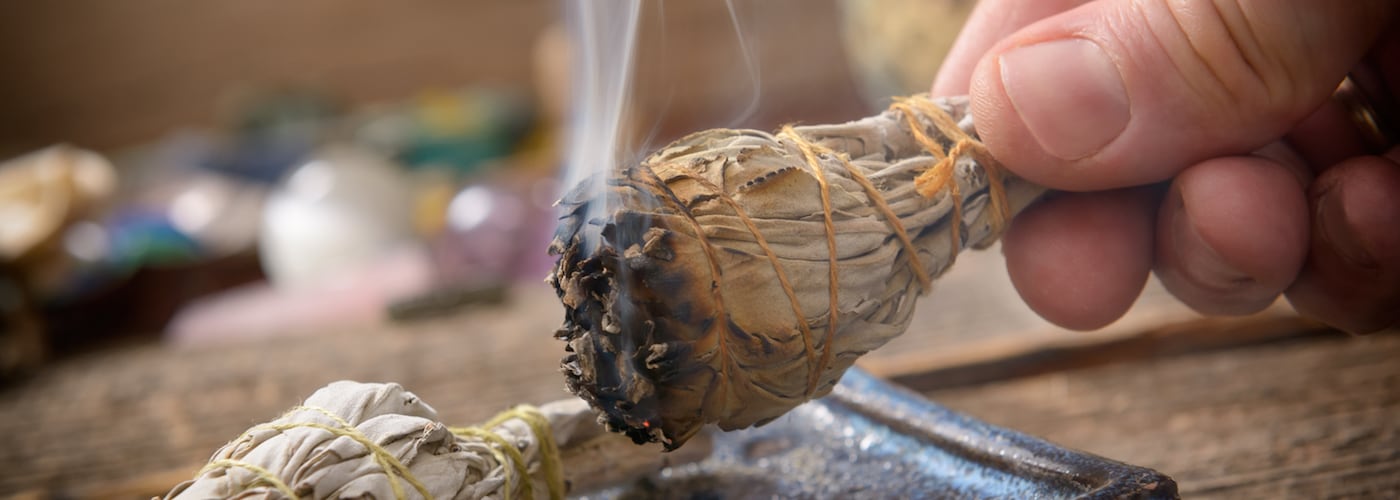 4 Benefits of Sage and How to Smudge